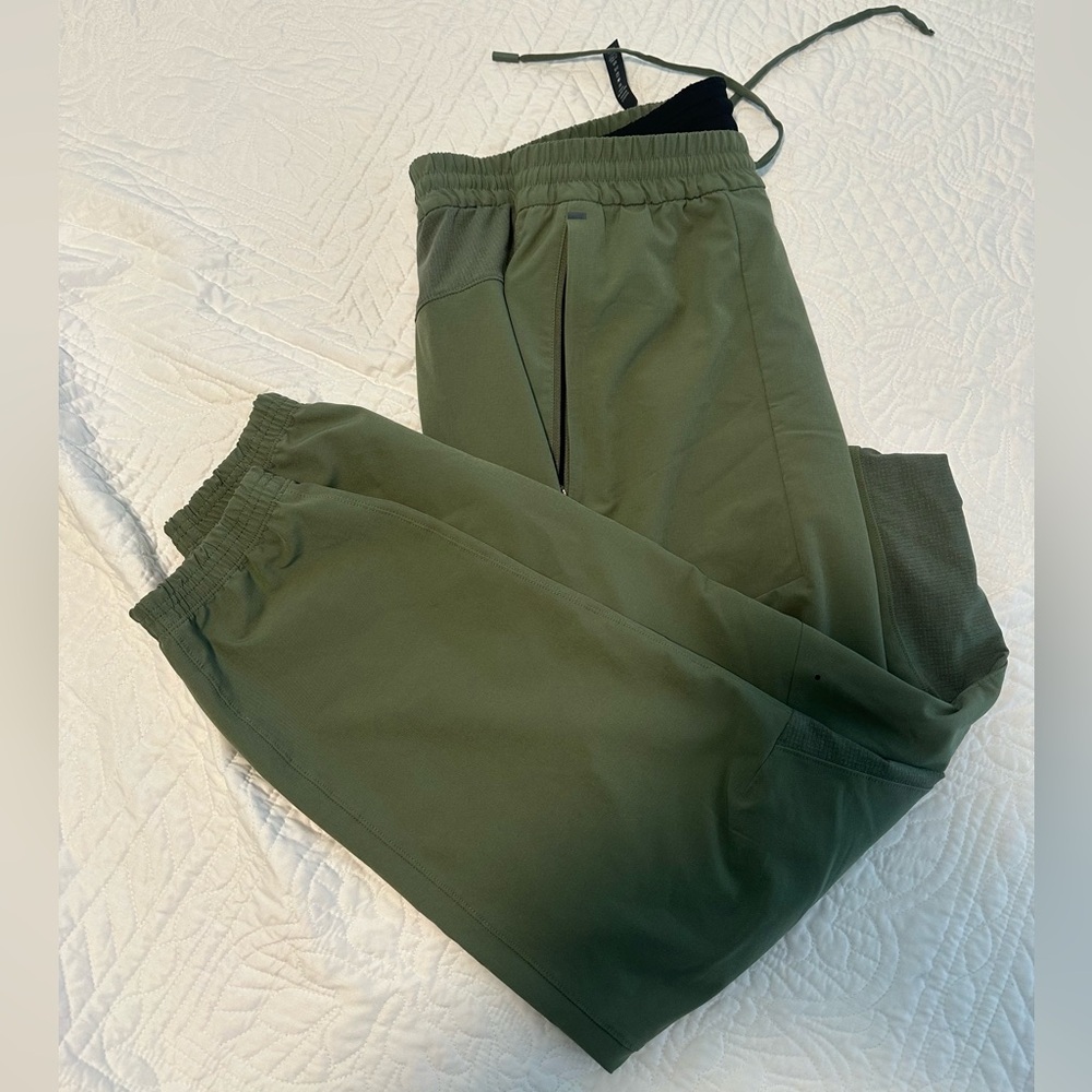 Lululemon License to Train Joggers